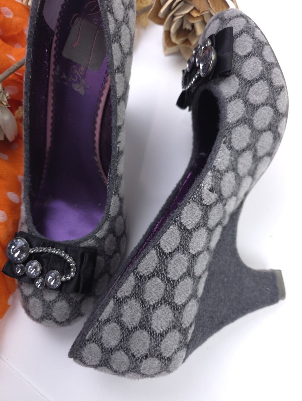 Poetic License Gray Polka Dot Crystal Bow Pumps Sz 39.5 - Picture 7 of 9